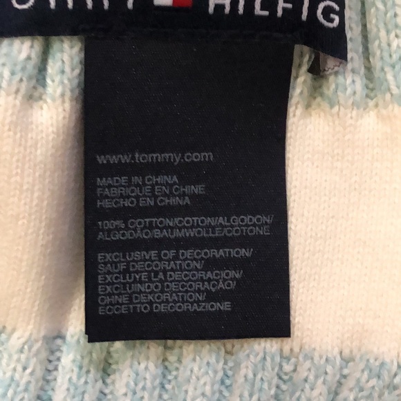 Tommy Hilfiger scarf and hat - Picture 5 of 6